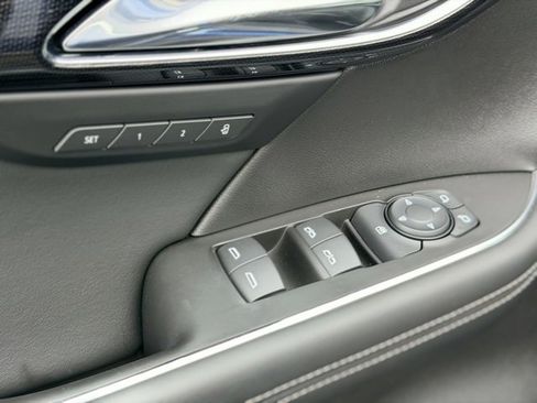 Certified 2023 Buick Envision Essence image 20