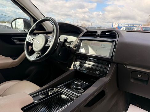 Used 2018 Jaguar F-PACE Prestige image 37