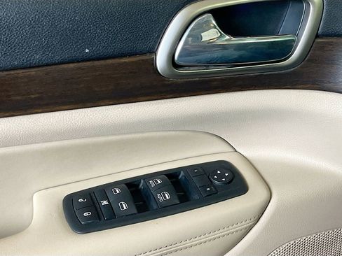 Used 2016 Jeep Grand Cherokee Laredo image 16