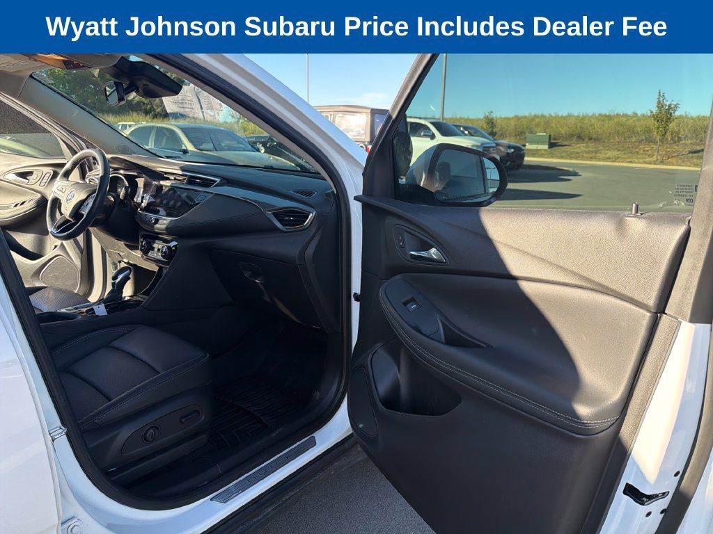 Used 2022 Buick Encore GX Essence w/ Experience Buick Package FWD image 43