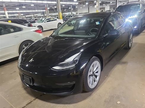 Used 2022 Tesla Model 3 Long Range AWD/4WD image 3