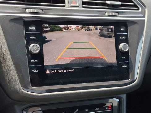 Used 2024 Volkswagen Tiguan SE R-Line image 27