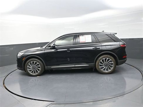 Used 2023 Lincoln Corsair Reserve w/ Equipment Group 201A image 4