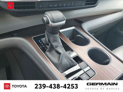 Certified 2022 Toyota Sienna XLE FWD image 28