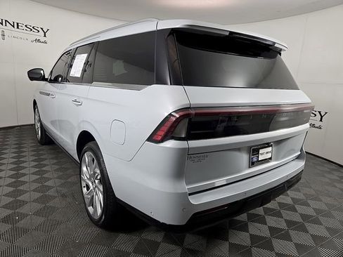 Certified 2025 Lincoln Navigator Black Label AWD/4WD image 7