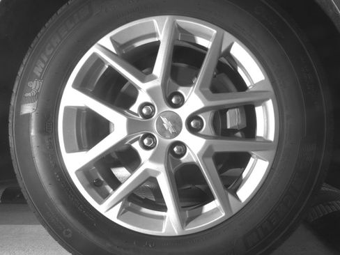 Used 2023 Chevrolet Equinox LT w/ Driver Convenience Package FWD image 11
