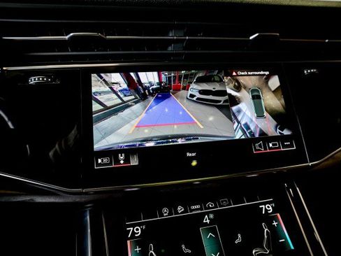 Used 2021 Audi Q7 3.0T Premium image 39