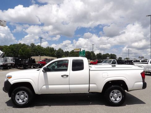 Used 2020 Toyota Tacoma SR image 57
