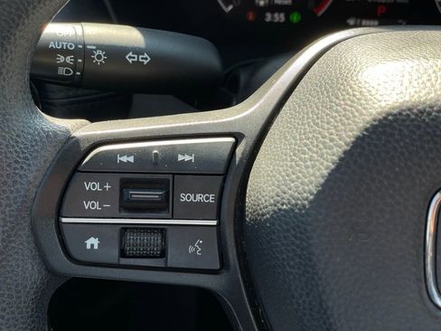 Certified 2025 Honda HR-V LX image 15