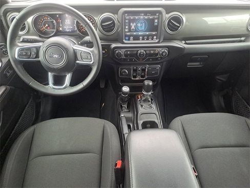 Used 2023 Jeep Gladiator Overland image 6
