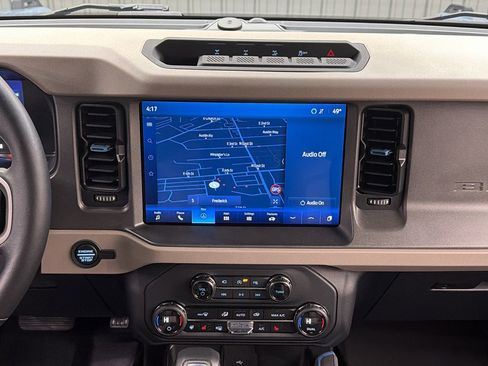 Used 2024 Ford Bronco Wildtrak image 26