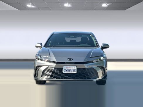 Used 2026 Toyota Camry SE w/ Convenience Package FWD image 6
