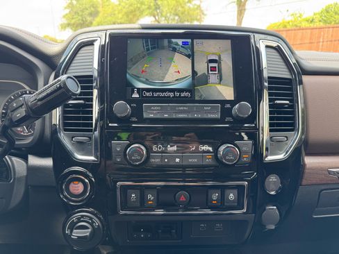 Used 2024 Nissan Titan Platinum Reserve w/ Moonroof Package AWD/4WD image 18