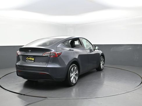Used 2023 Tesla Model Y Long Range AWD/4WD image 37