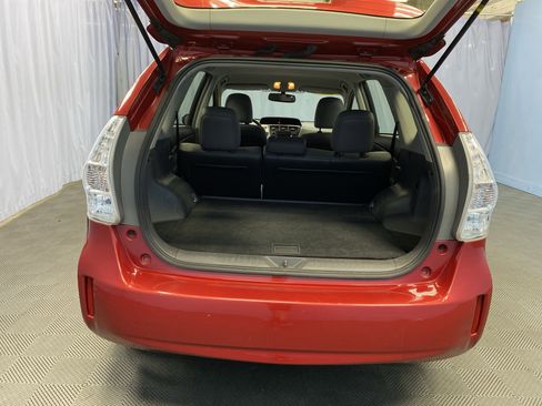 Used 2013 Toyota Prius V image 30