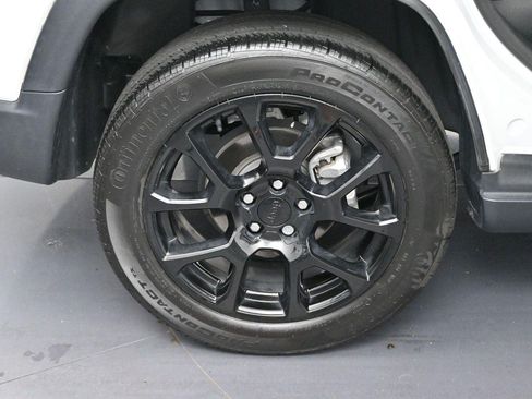 Used 2023 Jeep Compass Latitude AWD/4WD image 29