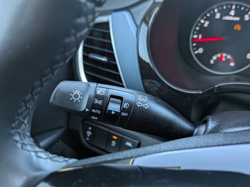 Certified 2023 Kia Seltos S image 32