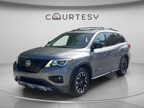 Used 2020 Nissan Pathfinder SL FWD image 1