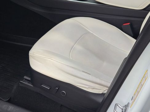 Used 2021 Tesla Model Y Long Range image 22