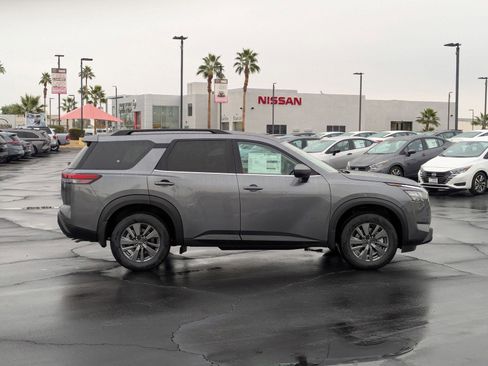 New 2025 Nissan Pathfinder SV image 5