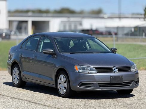 Used 2012 Volkswagen Jetta SE image 1