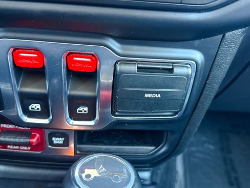 Used 2019 Jeep Wrangler Rubicon image 31