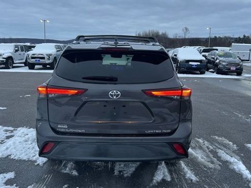 Used 2023 Toyota Highlander Limited image 4