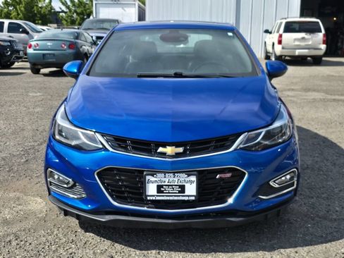 Used 2017 Chevrolet Cruze Premier FWD image 2