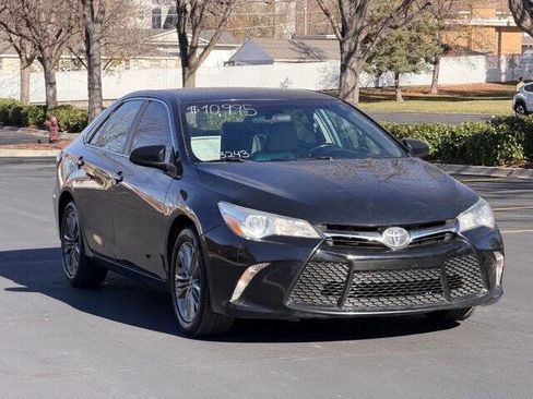 Used 2015 Toyota Camry SE FWD image 2