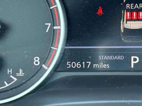 Used 2024 Nissan Rogue S image 8