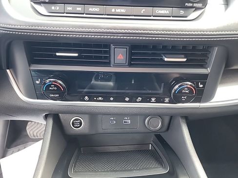 Used 2023 Nissan Rogue SV w/ SV Premium B Package AWD/4WD image 20