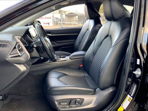 Used 2022 Toyota Camry SE image 7