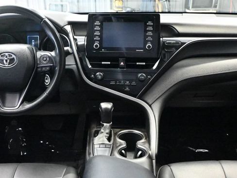Used 2022 Toyota Camry SE FWD image 10