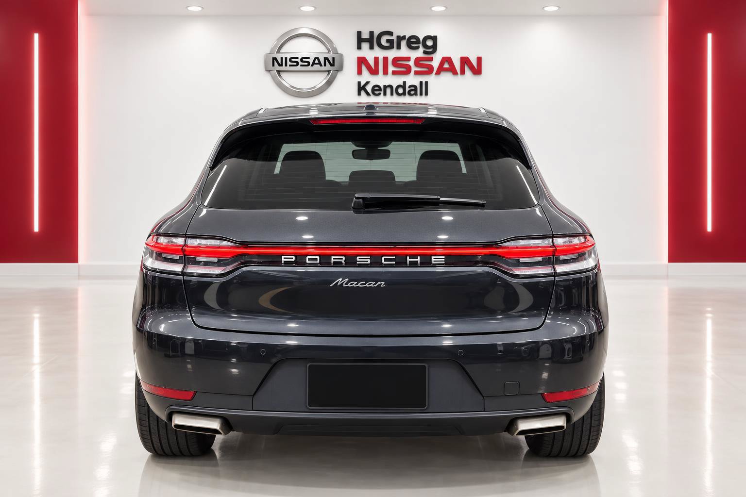 Used 2021 Porsche Macan AWD/4WD image 5