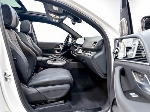 Used 2024 Mercedes-Benz Maybach GLS 600 4MATIC image 28