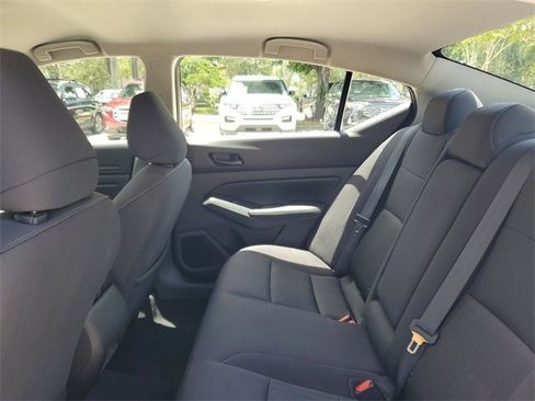 Used 2024 Nissan Altima 2.5 SV image 12