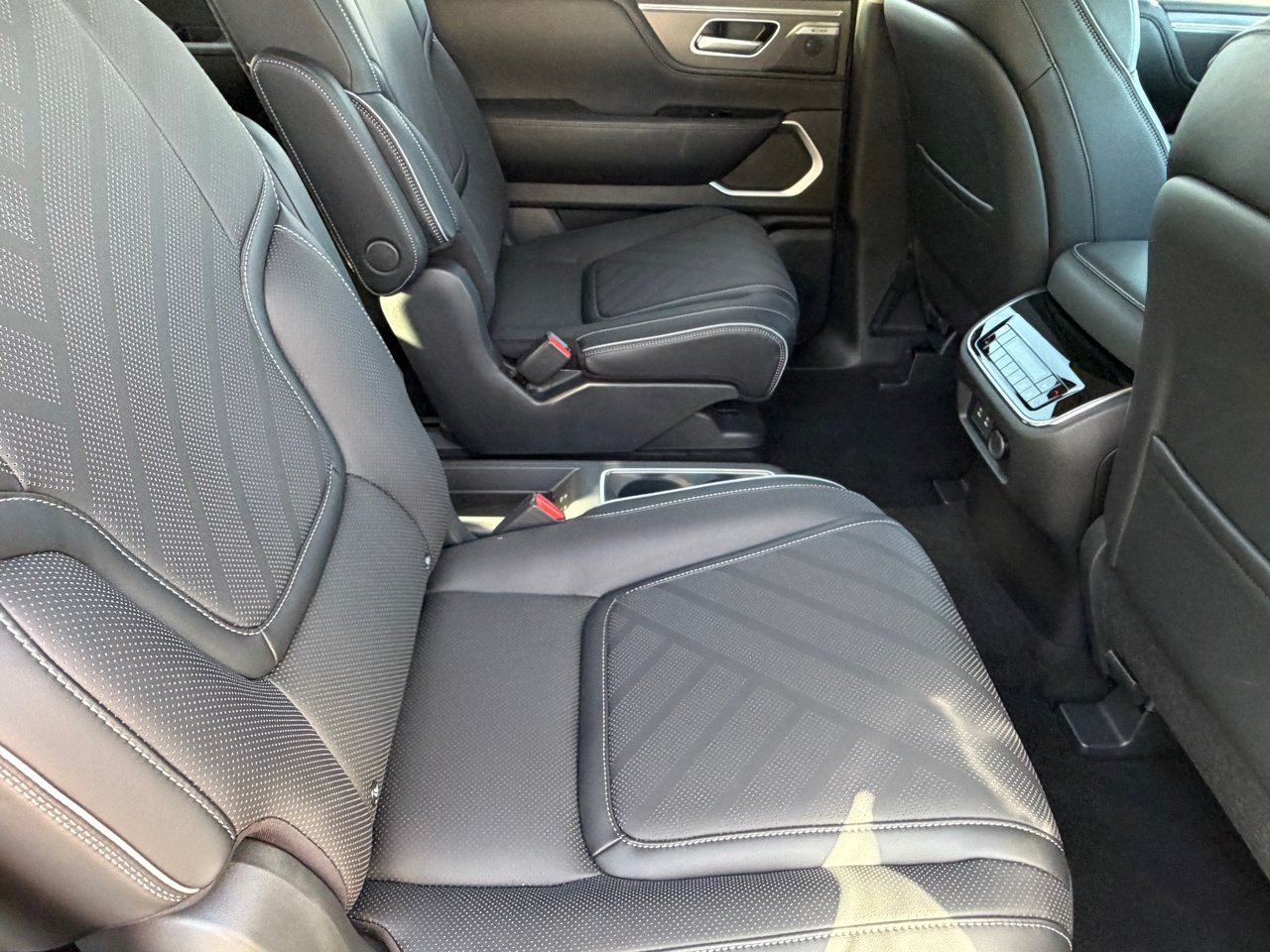 New 2027 INFINITI QX80 Luxe RWD image 13
