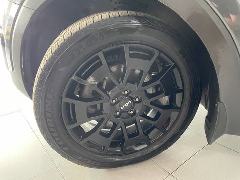 Used 2022 Kia Telluride SX w/ SX Prestige Package image 10