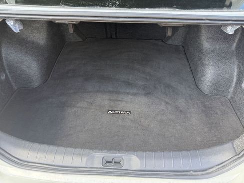 Used 2025 Nissan Altima 2.5 SV FWD image 32