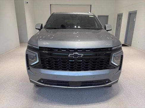 New 2026 Chevrolet Suburban Premier image 2