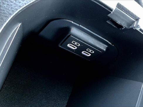 Used 2025 Toyota RAV4 LE image 31