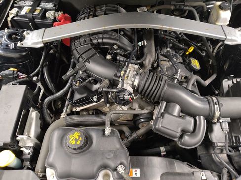 Used 2013 Ford Mustang Convertible image 30