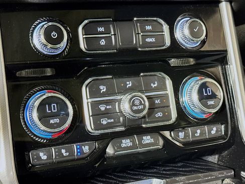Used 2023 GMC Yukon XL Denali AWD/4WD image 14