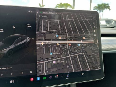 Used 2023 Tesla Model Y Performance AWD/4WD image 29