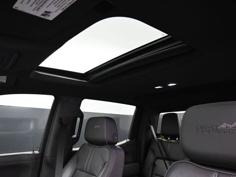 Used 2020 Chevrolet Silverado 1500 High Country image 35