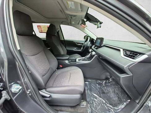 Used 2020 Toyota RAV4 XLE w/ Convenience Package FWD image 25