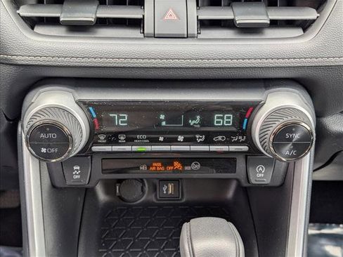 Used 2025 Toyota RAV4 XLE image 15