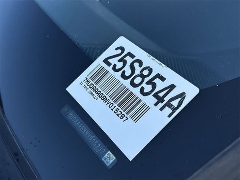 Used 2022 Toyota Corolla Cross XLE image 31