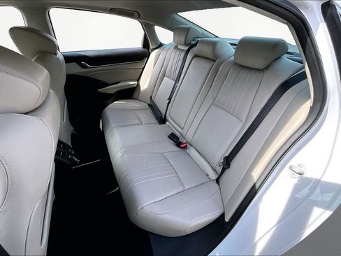 Used 2022 Honda Accord Touring image 18