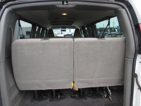 Used 2019 Chevrolet Express 3500 LS image 10